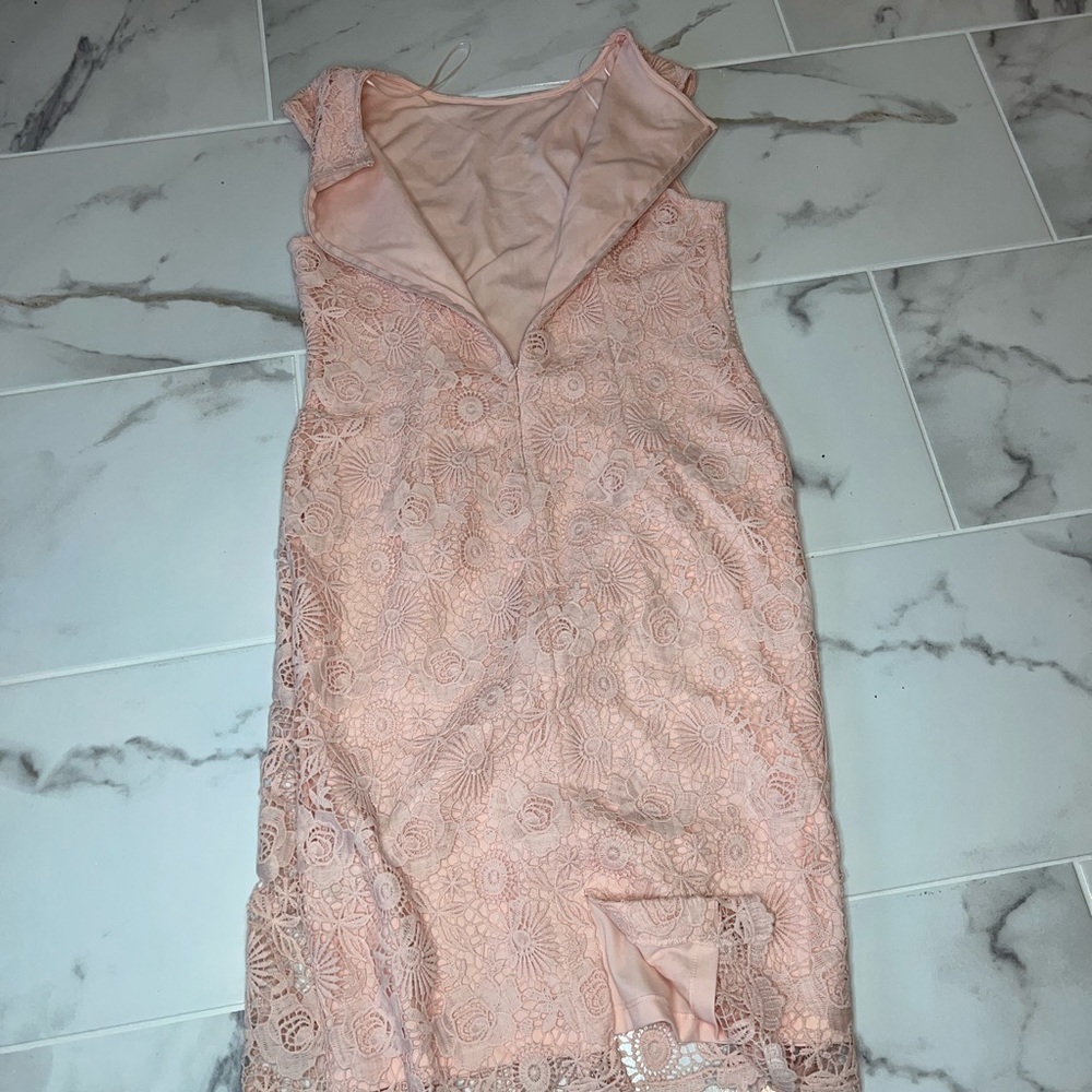ð
ºMaggy London lace dress - Picture 7 of 10